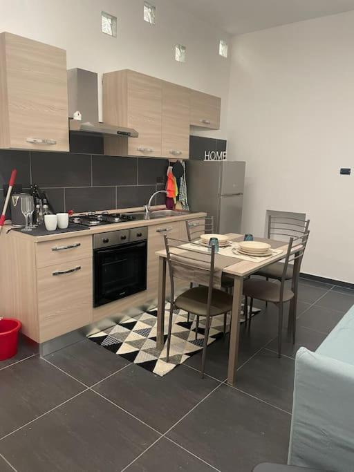 Apartament King's Apt - Confirenthouse